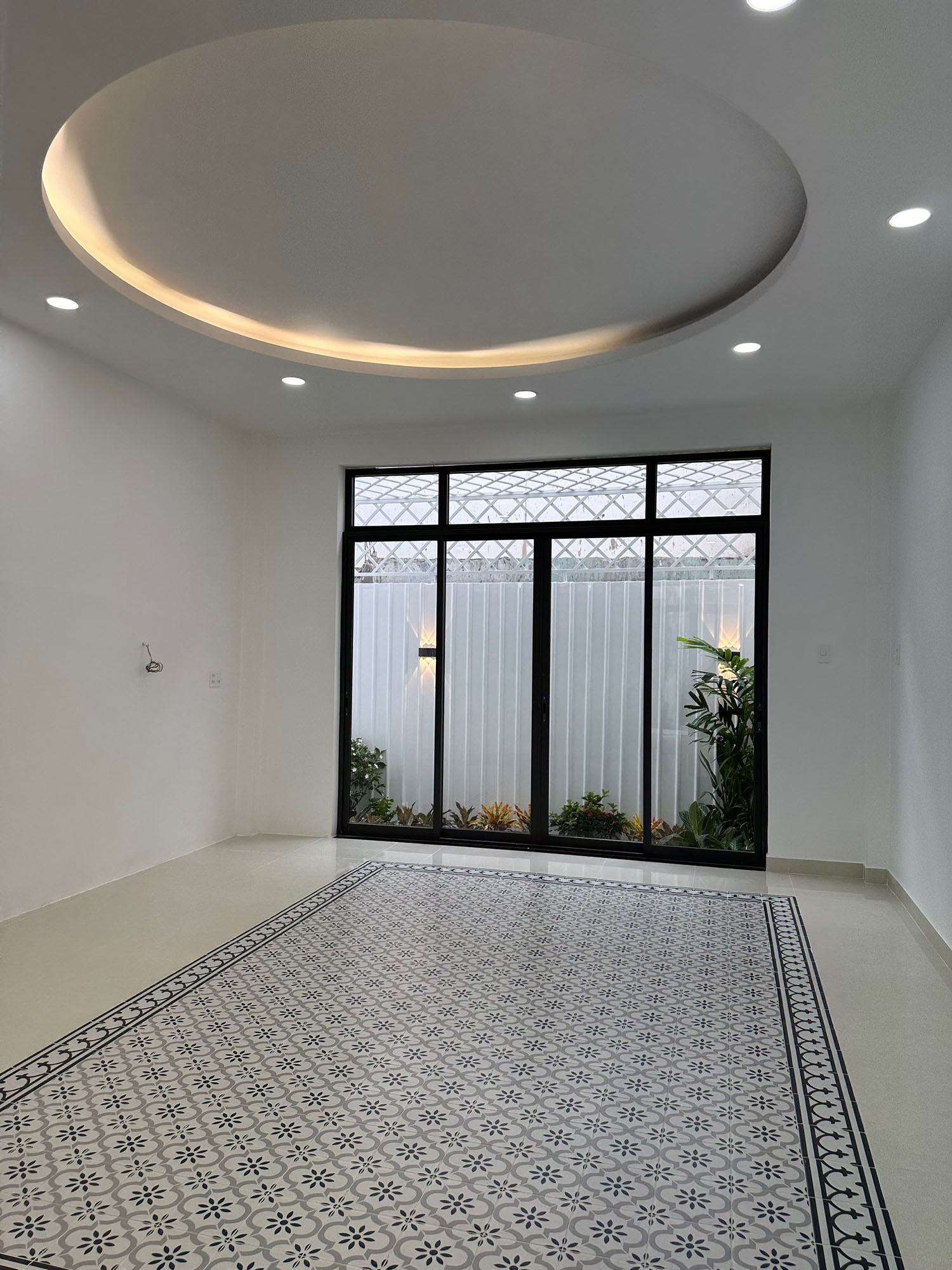 Tuyệt phẩm 3 lầu (5x14,5) thiết kế Cổ Điển,mới 100% hẻm ôtô vào tận nhà Nguyễn Thượng Hiền, B.Thạnh